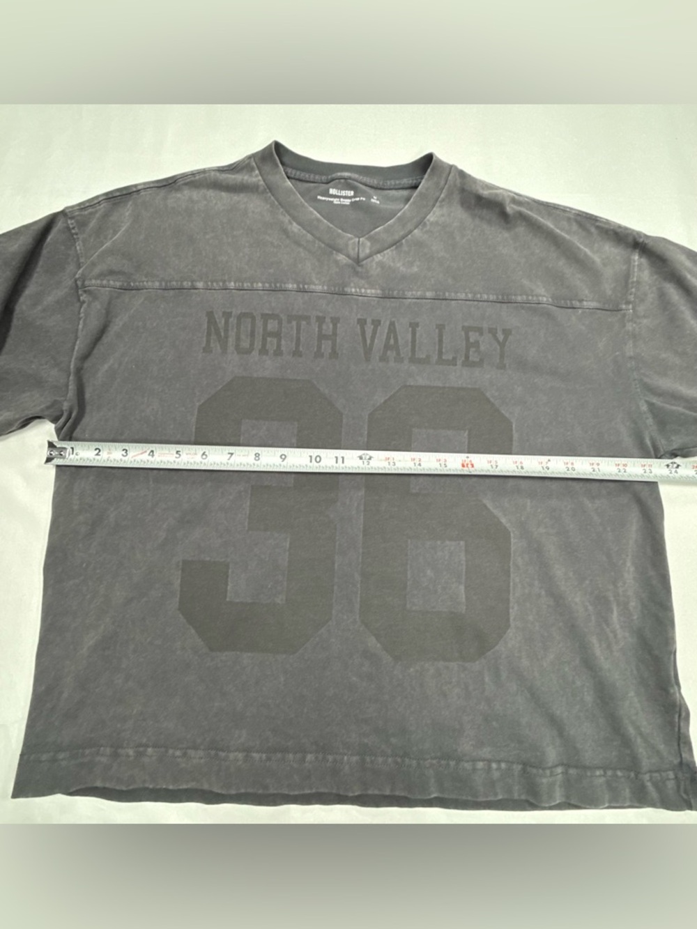 Hollister Men's Gray V-Neck 'North Valley 36' Graphic Tee - Picture 6 of 10